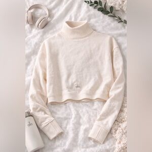 Alo serenity cropped Sweater